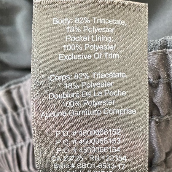 Babaton by Aritzia crepe shorts size large - Picture 5 of 5